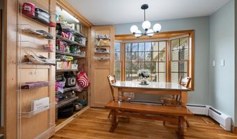 43 Darling Parke Dr, Bangor, ME 04401