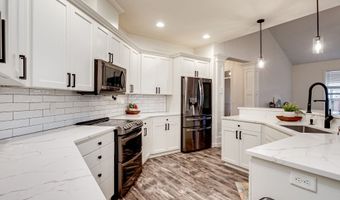 20800 YOSEMITE St, Aurora, OR 97002