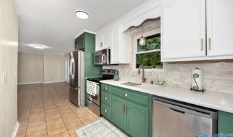 612 Hereford Dr, Athens, AL 35611