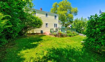 24 Toole Dr, Branford, CT 06405