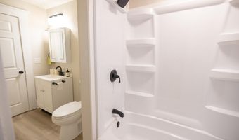 2007 Columbus Ave, Anderson, IN 46016