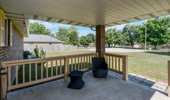 1004 Baretta Ct, Aurora, MO 65605