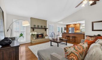 1331 Parkview Valley Dr, Ballwin, MO 63011