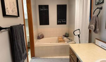 850 E Mill St, Akron, IA 51001