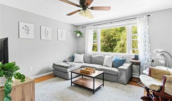 86 Hancock Dr, North Kingstown, RI 02852