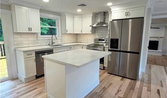 513 Knotty Oak Rd, Coventry, RI 02816