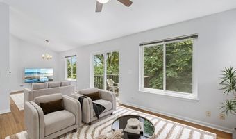 2692 S Embers Ln, Arlington Heights, IL 60005
