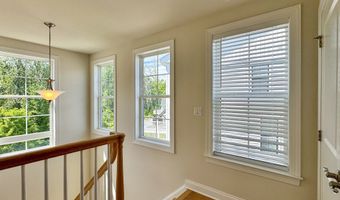 25 Brentwood Cir 25, Danbury, CT 06810