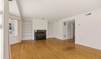 15 Hammersmith Rd 30A, Newport, RI 02840