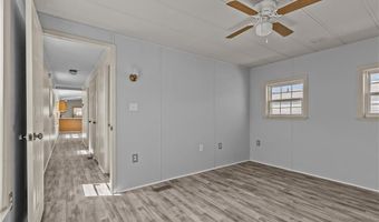 92 Bayview Pkwy, Middletown, RI 02842
