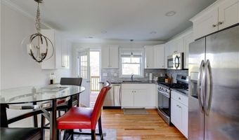 17 Mariner Way, Middletown, RI 02842