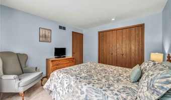 255 Portage Lakes Dr E, Akron, OH 44319