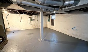 987 Boone St, Akron, OH 44306