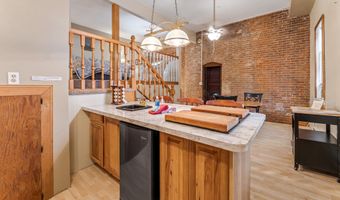 405 N Main St, Alma, WI 54610