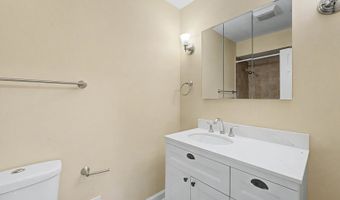 1704 S Highland Ave, Arlington Heights, IL 60005
