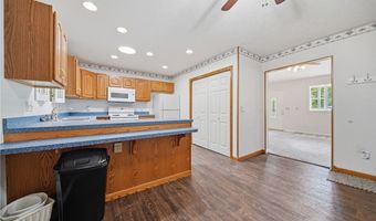 5390 Savannah Dr, Ashtabula, OH 44004