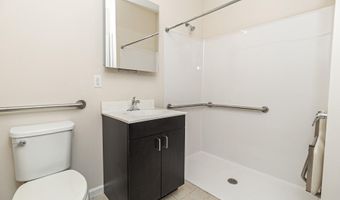 5 Robert Court St, Amityville, NY 11701