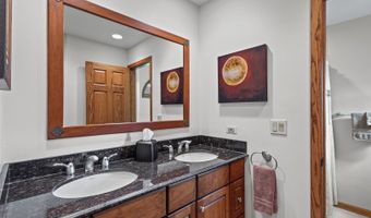 2409 E Greshan Ct, Arlington Heights, IL 60004