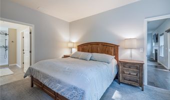 820 Sunrise Cir, Aurora, OH 44202
