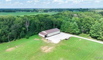 5557 Schuetz Ln, Alhambra, IL 62001