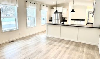 450 Sweetpea Ln, Altoona, WI 54720