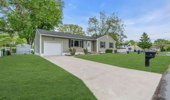 32 Bowline St, Beachwood, NJ 08722