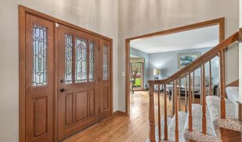 14 Hampton Ct, Algonquin, IL 60102