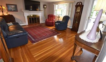 13 Cozy Ln, Cumberland, RI 02864