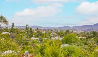 10549 Queen Ave, La Mesa, CA 91941