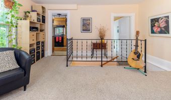 1118 Jenifer St, Madison, WI 53703