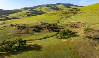 312 Sky Ridge Rd, Ashland, OR 97520