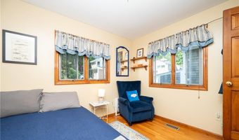 22 Harrison St, Bristol, RI 02809