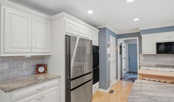 3401 Woodview Pl, Columbus, OH 43220