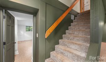 35 McKinney Rd, Asheville, NC 28805