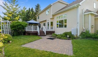 4002 Edgewater Dr, Ames, IA 50010