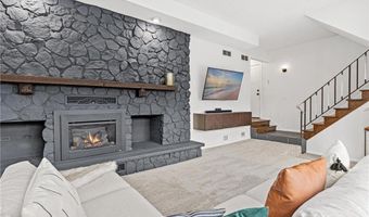 401 River Ln, Anoka, MN 55303