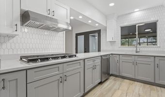 175 Saint Charles Ave, Biloxi, MS 39530