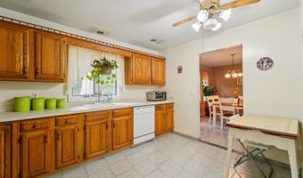 4 Crest Hill Dr, Alloway, NJ 07461