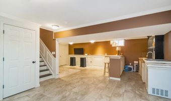 2429 S FRONT St, Allentown, PA 18103