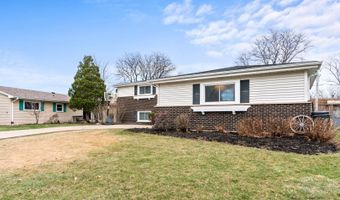 2411 N Champlain St, Arlington Heights, IL 60004