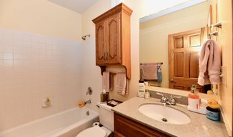 355 Connecticut Cir, Indianapolis, IN 46217