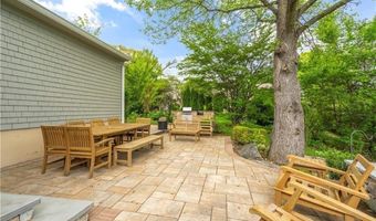 61 Kimberly Ln, Cranston, RI 02921