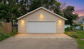 304 9th St SW, Austin, MN 55912
