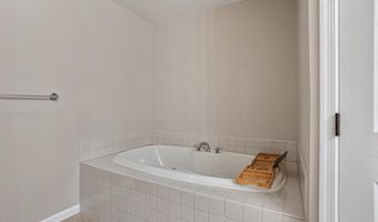 5524 STONECROFT Ln, Allentown, PA 18106