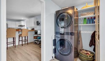 375 E BARNEGAT Ave, Bayville, NJ 08721