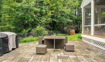 4 Chablis Ct, Bedford, NH 03110