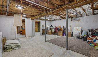 1958 Cranston St, Cranston, RI 02920