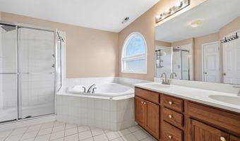25 BRITTANY Ct, Atlantic Highlands, NJ 07716