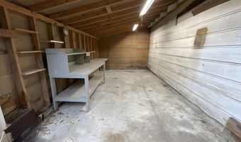 305 1st Pl SW, Arab, AL 35016