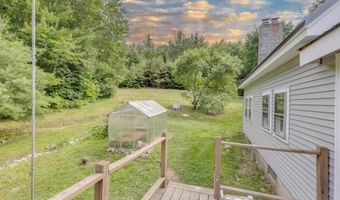 28 Miles Rd, Benton, NH 03785